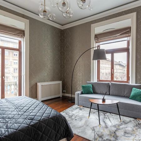 Luxury Apartment With Balcony Next To The New York Cafe Boedapest Buitenkant foto