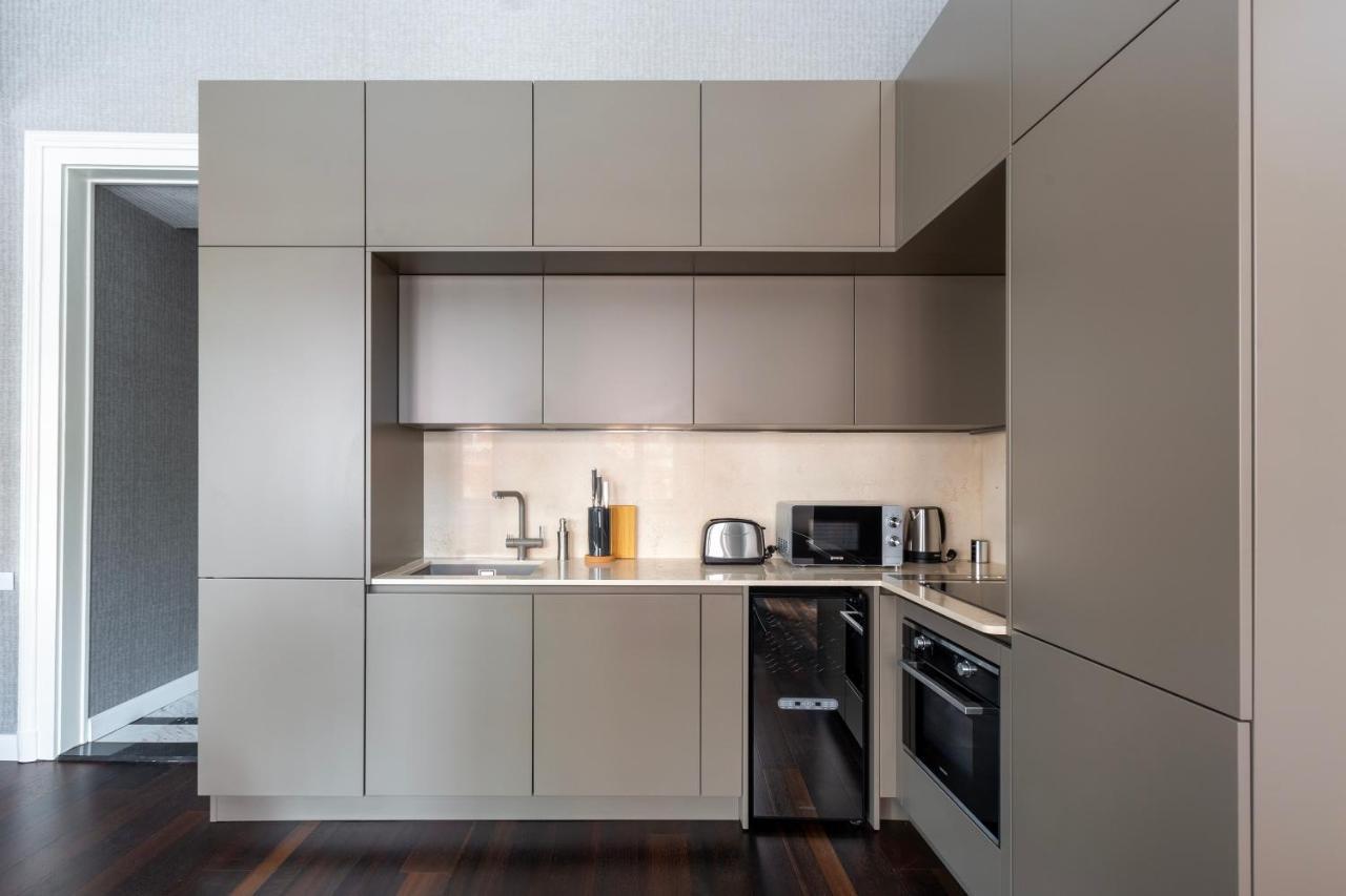 Luxury Apartment With Balcony Next To The New York Cafe Boedapest Buitenkant foto