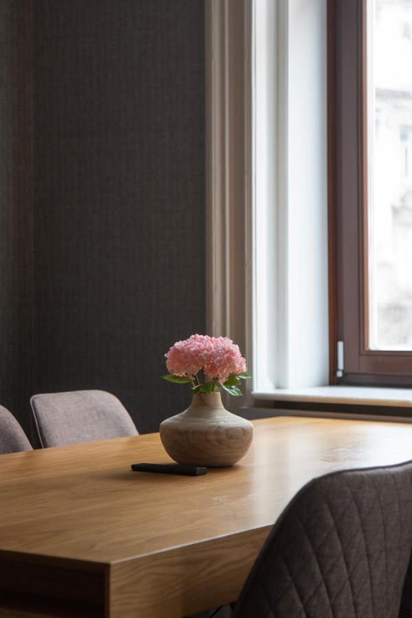 Luxury Apartment With Balcony Next To The New York Cafe Boedapest Buitenkant foto
