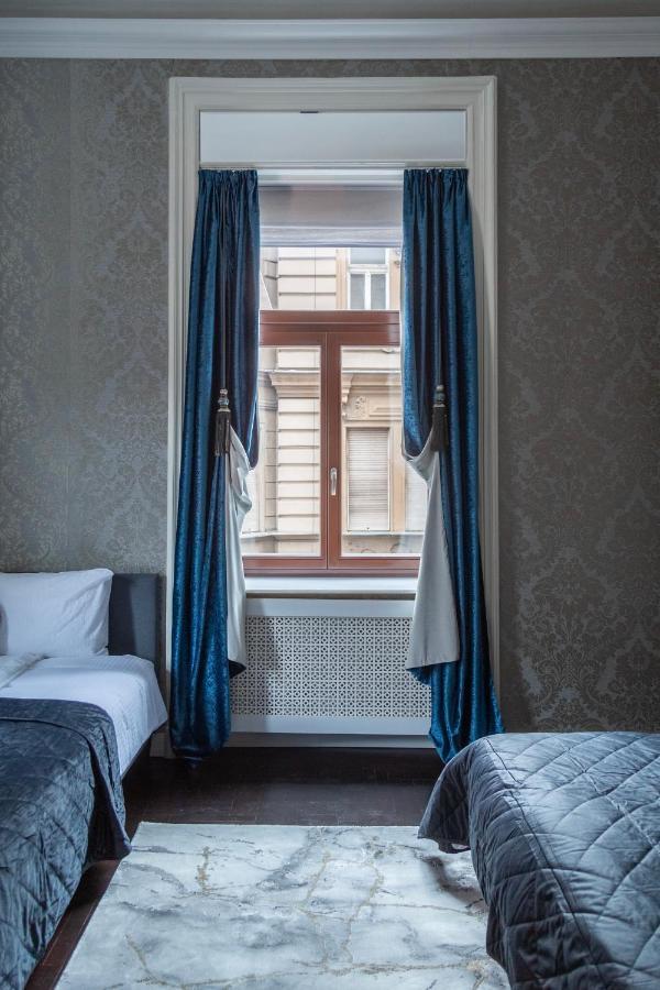 Luxury Apartment With Balcony Next To The New York Cafe Boedapest Buitenkant foto
