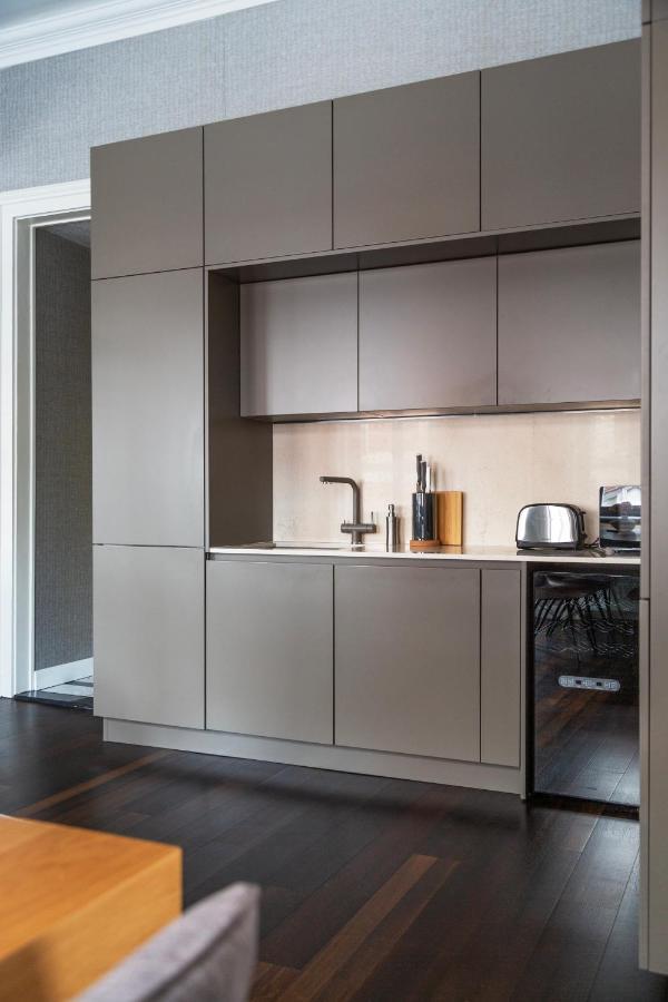 Luxury Apartment With Balcony Next To The New York Cafe Boedapest Buitenkant foto