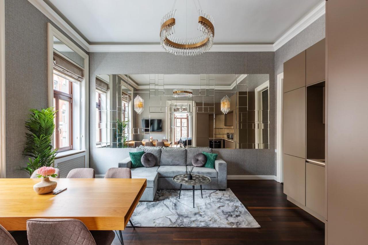 Luxury Apartment With Balcony Next To The New York Cafe Boedapest Buitenkant foto